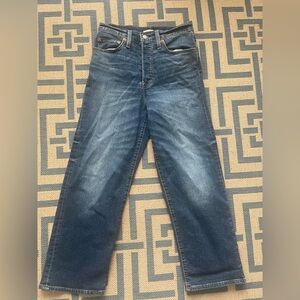 Levi's Women's Rib Cage Ankle  Classic Indigo Straight Jeans